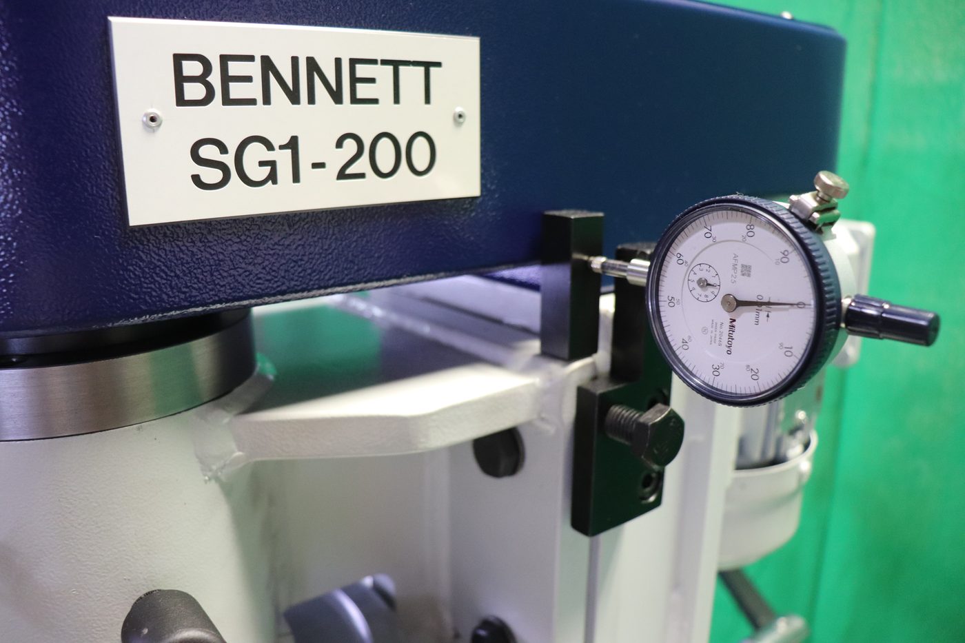 Bennett SG1-200 nameplate and dial indicator